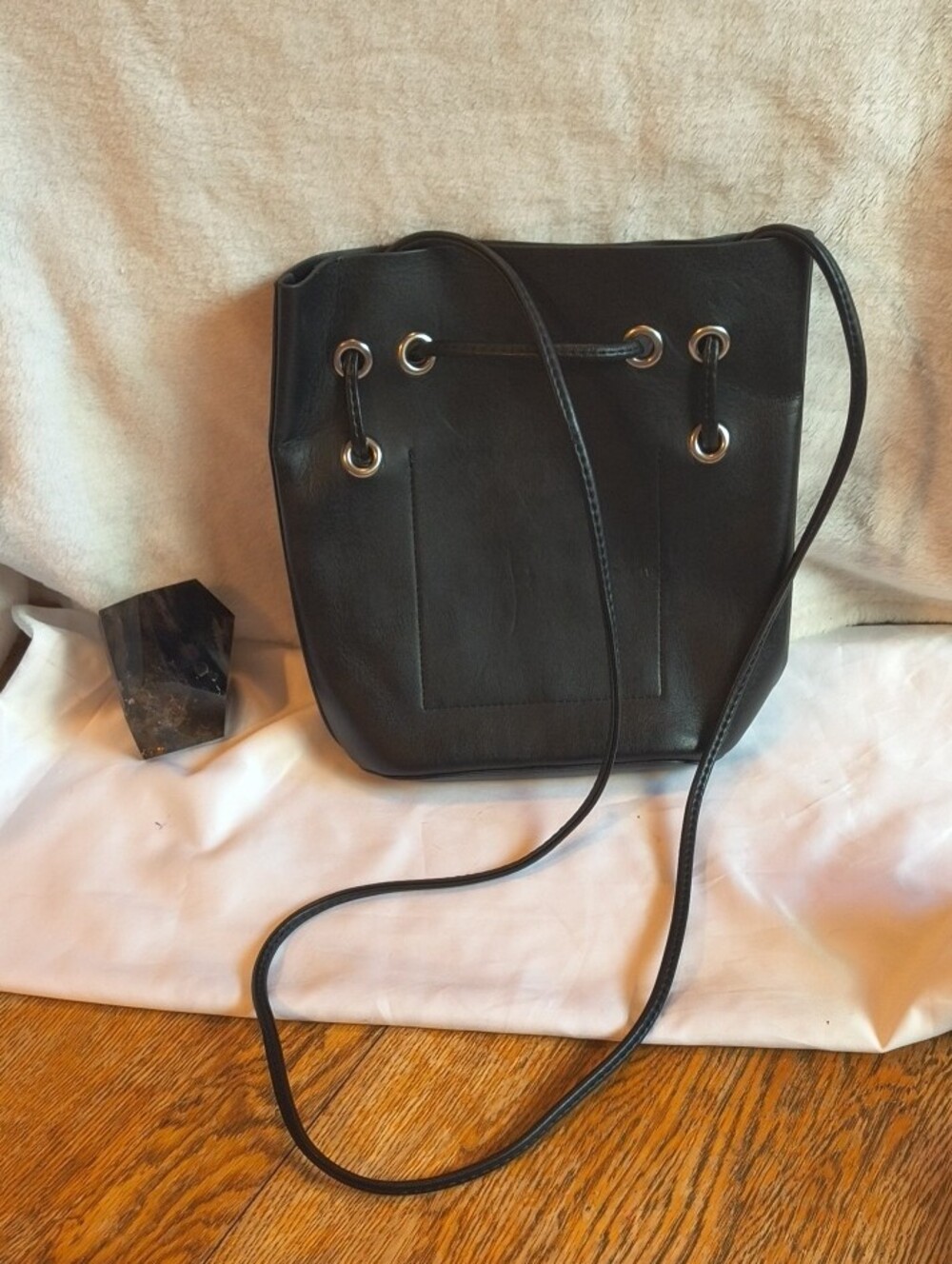 Forever 21 Black Drawstring Tassel Shoulder Bag - Picture 2 of 3